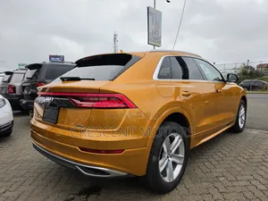 Audi Q8 2021 Gold