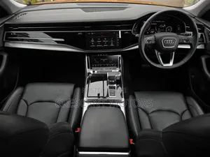 Audi Q8 2021 Gold