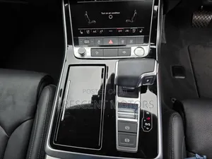 Audi Q8 2021 Gold