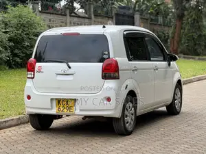 Toyota Porte 2012 White