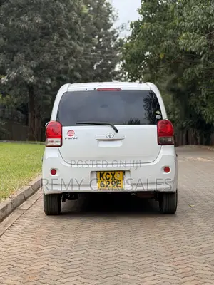 Toyota Porte 2012 White