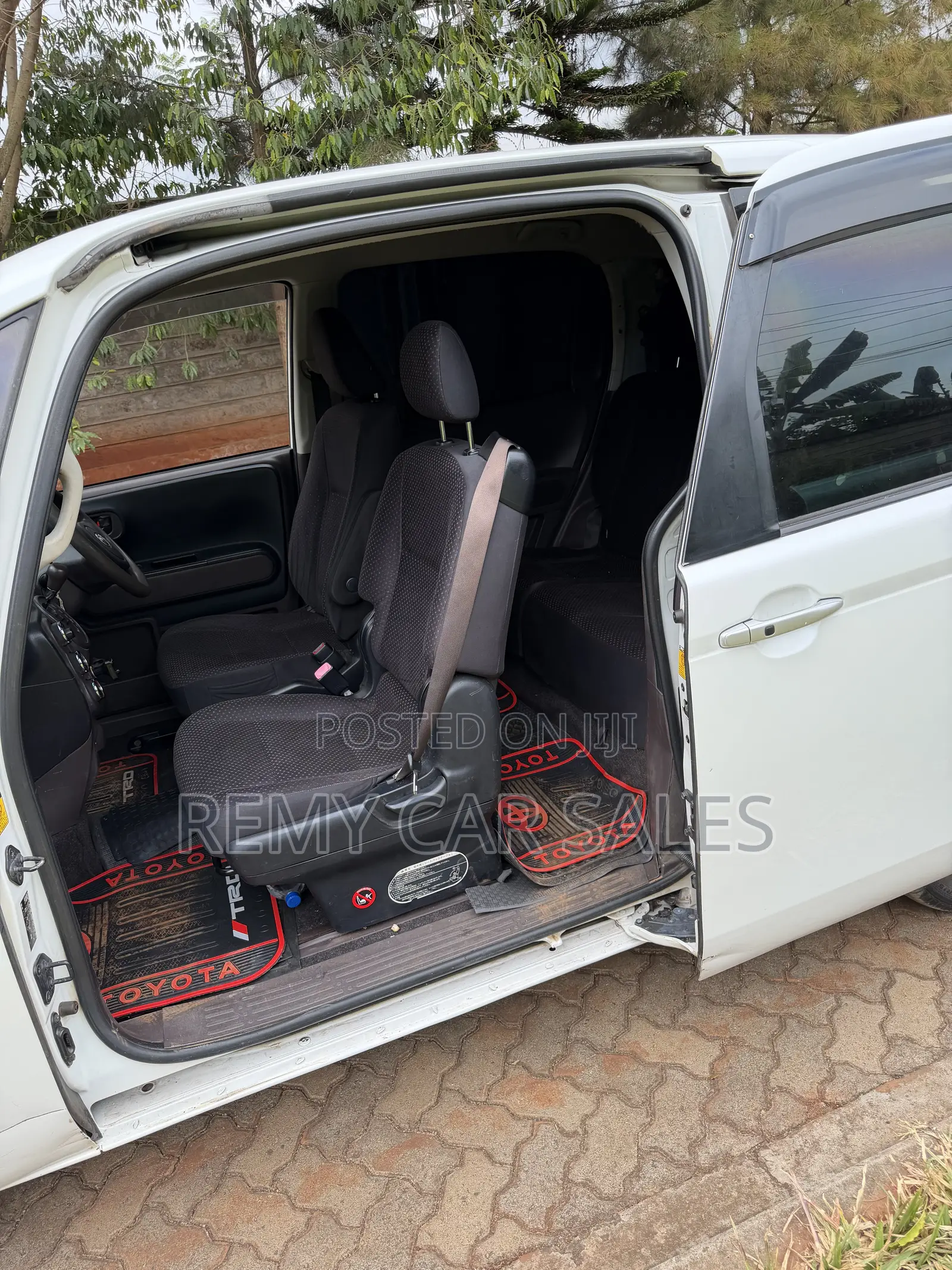 Toyota Porte 2012 White