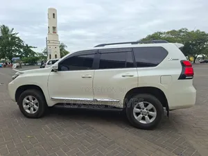 Toyota Land Cruiser Prado 2017 White