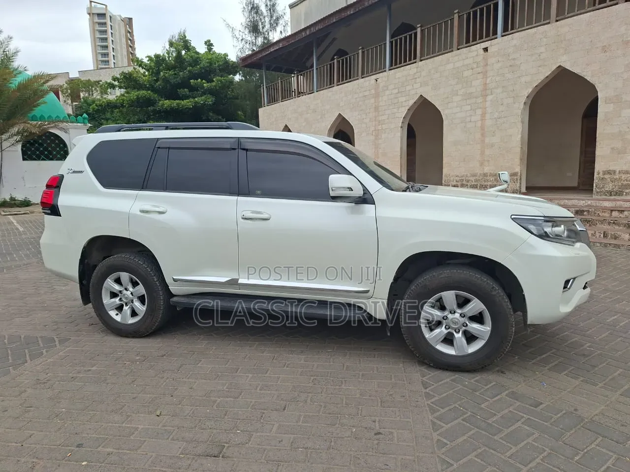 Toyota Land Cruiser Prado 2017 White
