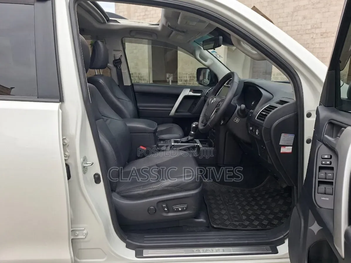 Toyota Land Cruiser Prado 2017 White