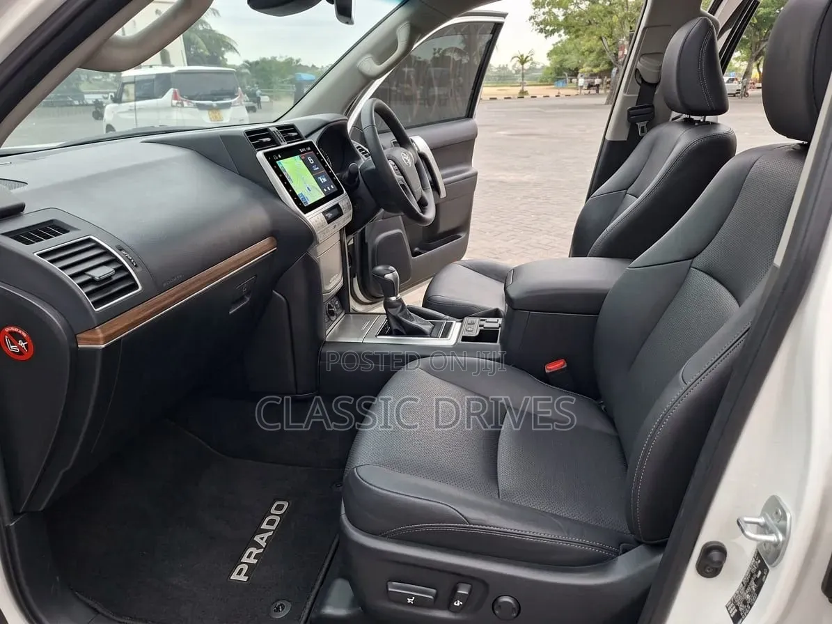 Toyota Land Cruiser Prado 2017 White