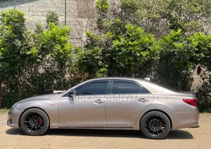 Toyota Mark X 2017