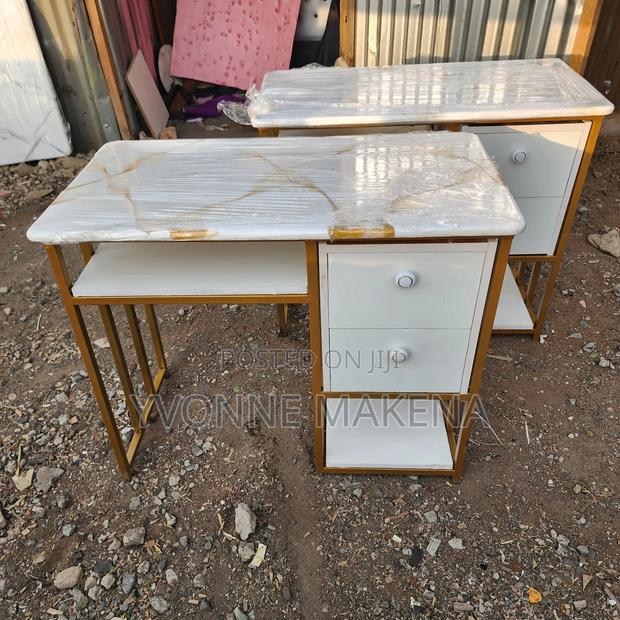 Manicure Table Gold Flamed Metal