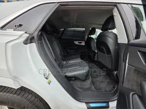 Audi Q8 2021 Pearl
