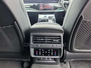 Audi Q8 2021 Pearl