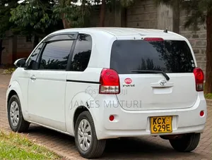 Toyota Porte 2012 Pearl