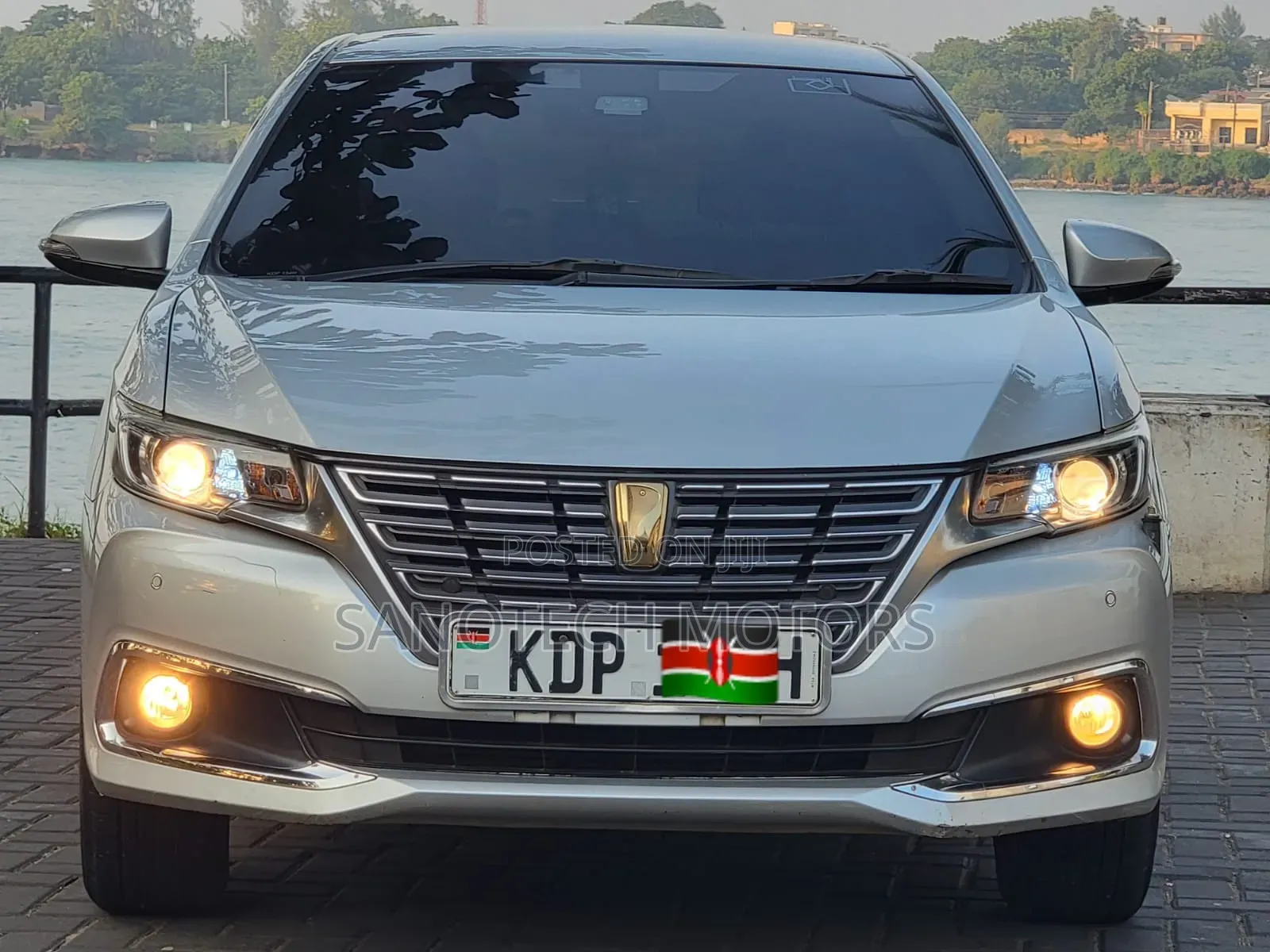 Toyota Premio 2016 Silver