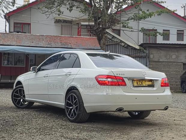 Mercedes-Benz E300 2009 White - thumbnail 6