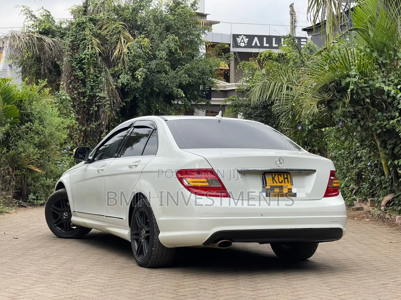Mercedes-Benz C200 2009 White
