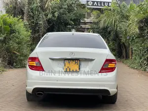 Mercedes-Benz C200 2009 White