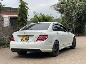 Mercedes-Benz C200 2009 White