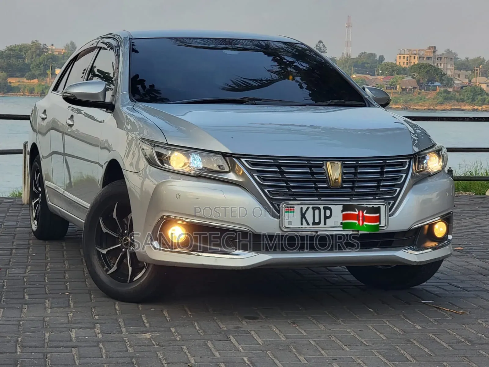 Toyota Premio 2016 Silver