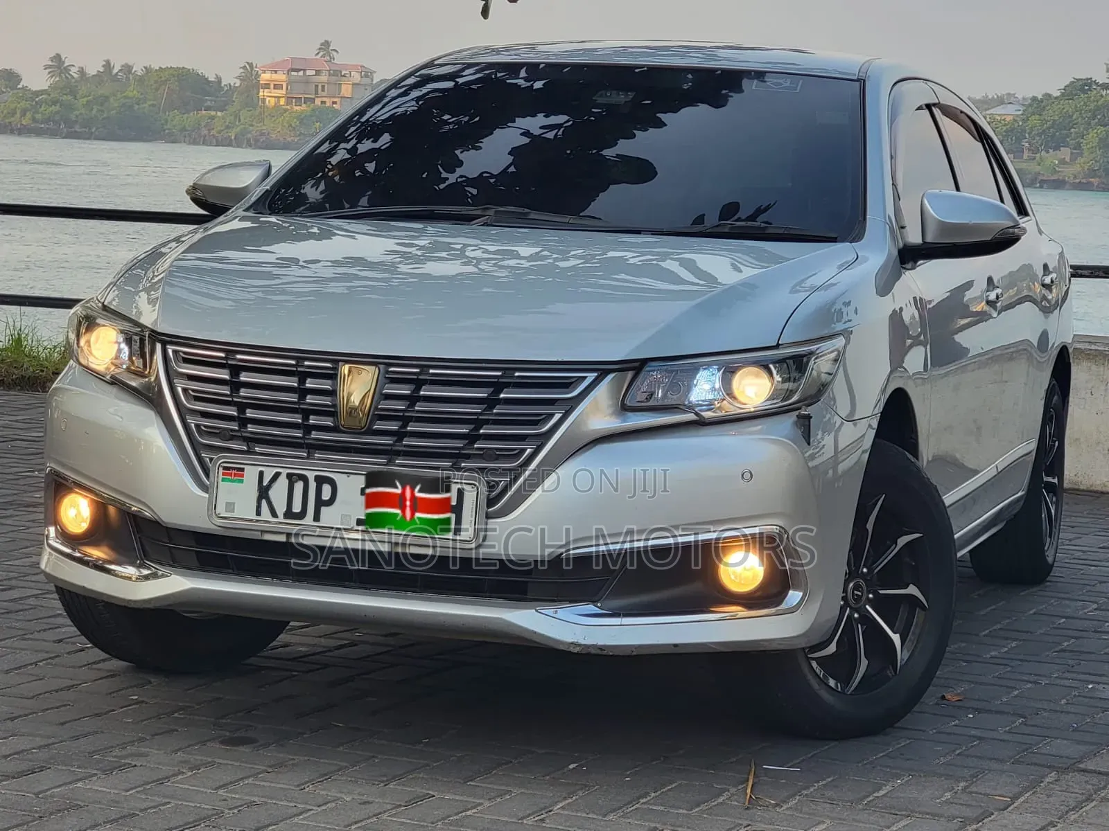 Toyota Premio 2016 Silver