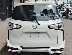 Toyota Sienta 2020 Pearl