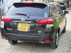 Toyota Corolla Fielder 2018 Black