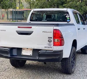 Toyota Hilux 2019 White