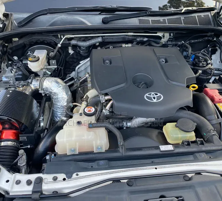 Toyota Hilux 2019 White