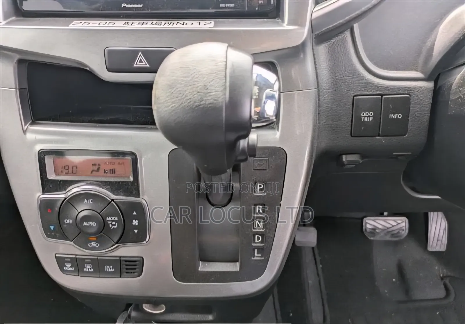 Mitsubishi Delica 2019 White