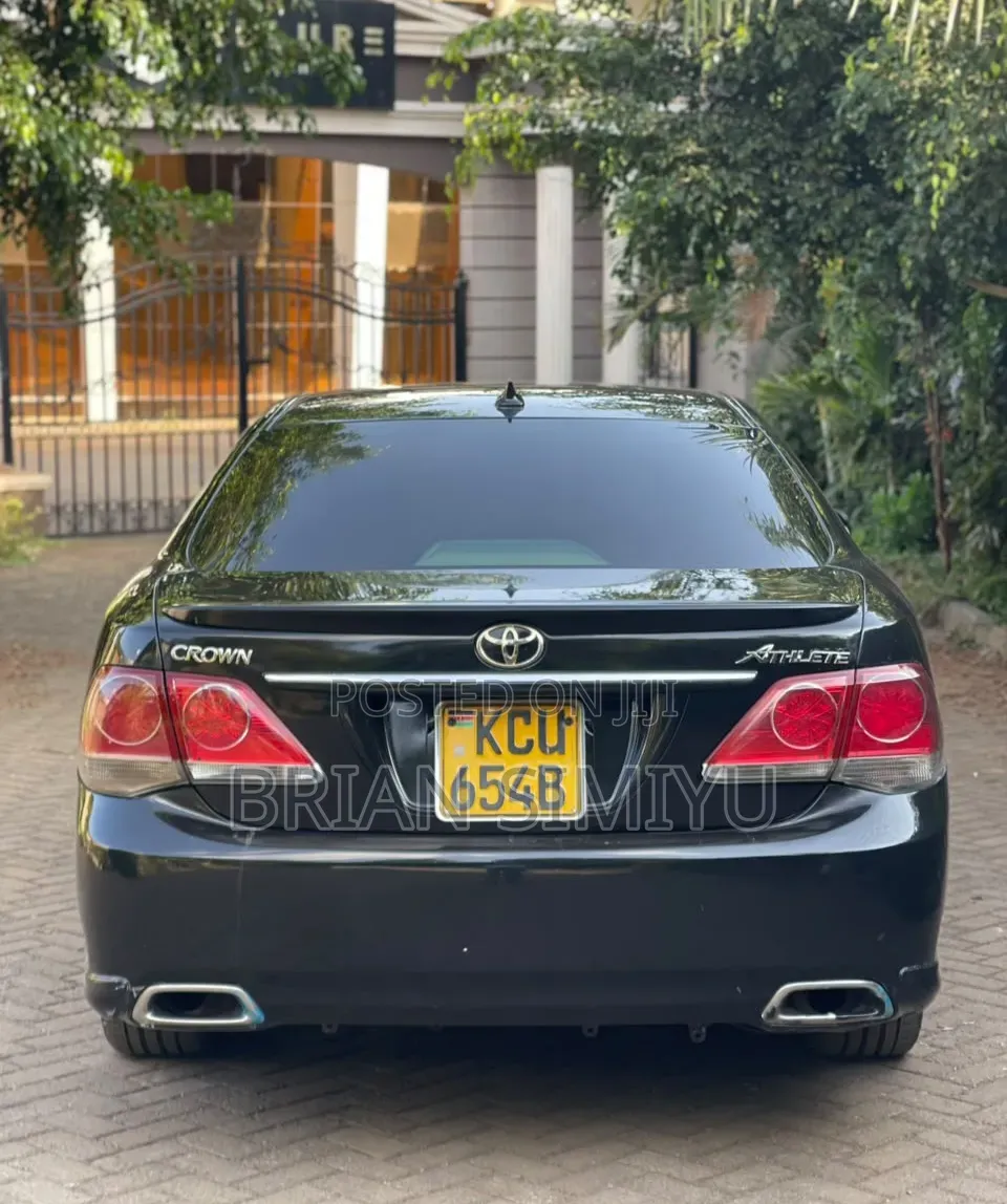 Toyota Crown 2012 Black