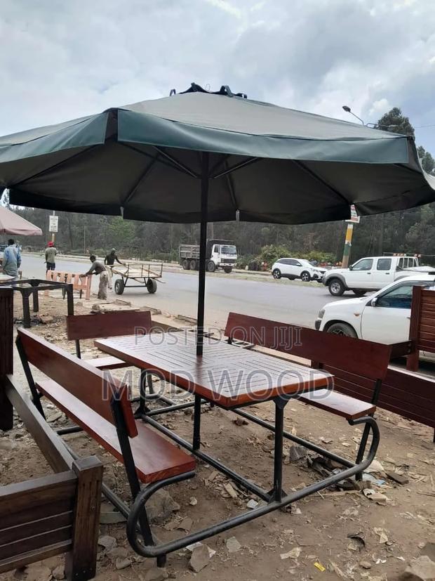 Modern Outdoor Picnic Dining Set With Parasol - thumbnail 2