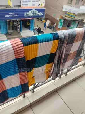 Fleece Blanket – Thick Warm (Multiple Colors)