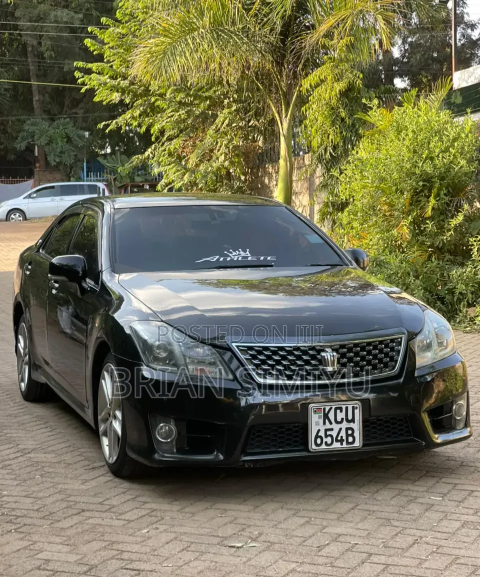Toyota Crown 2012 Black