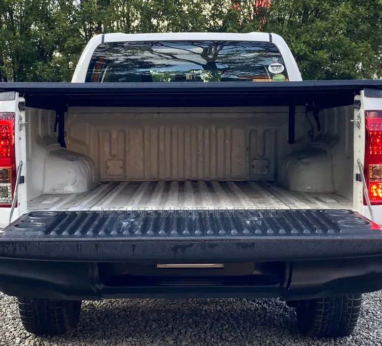 Toyota Hilux 2019 White