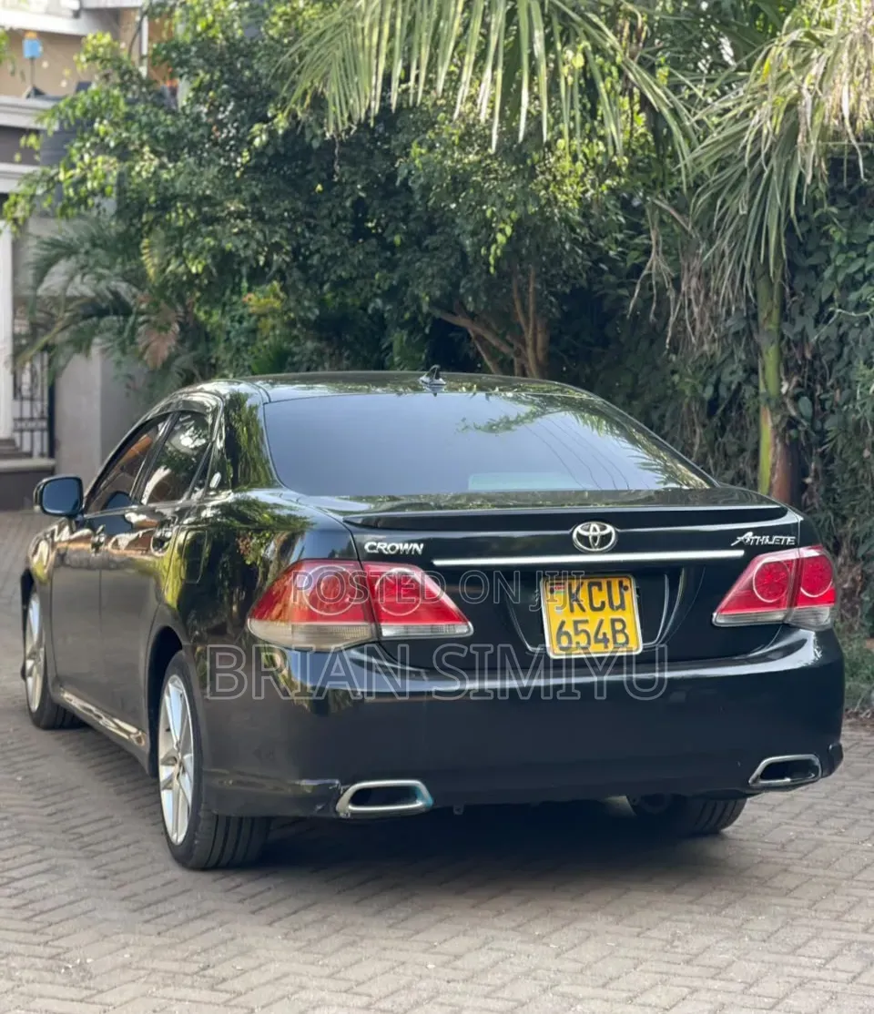 Toyota Crown 2012 Black