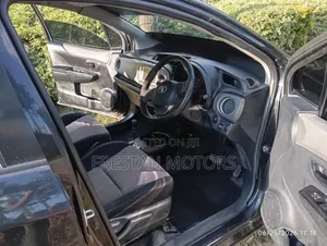 Toyota Vitz 2012 Black