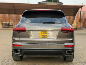 Porsche Cayenne 2016 Burgundy