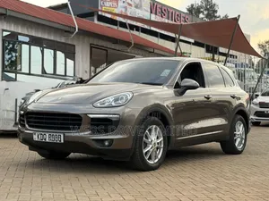 Porsche Cayenne 2016 Burgundy