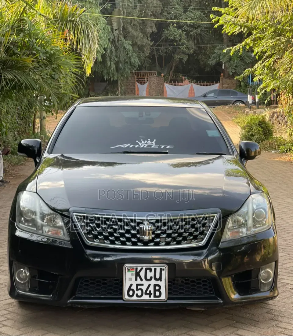 Toyota Crown 2012 Black