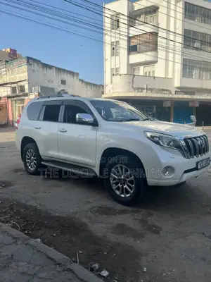 Toyota Land Cruiser Prado 2017 White