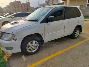 Mitsubishi RVR 2000 Off white