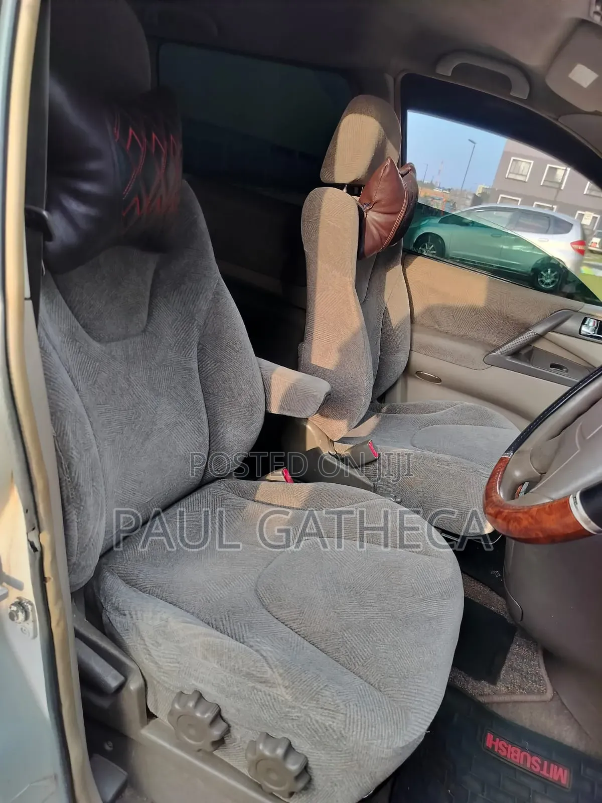 Mitsubishi RVR 2000 Off white