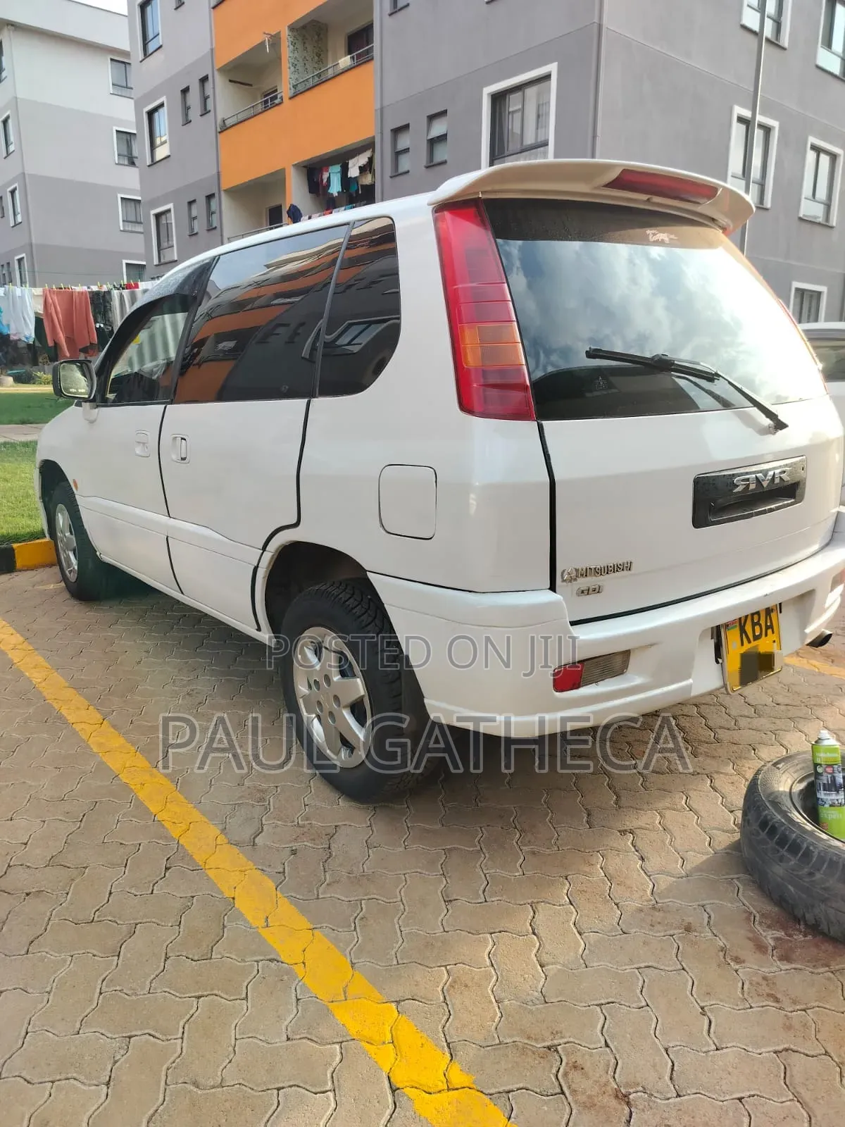 Mitsubishi RVR 2000 Off white