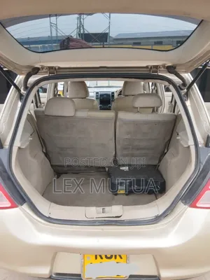 Nissan Tiida 2010 Beige