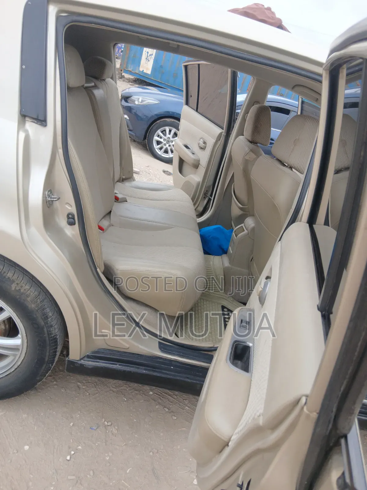 Nissan Tiida 2010 Beige