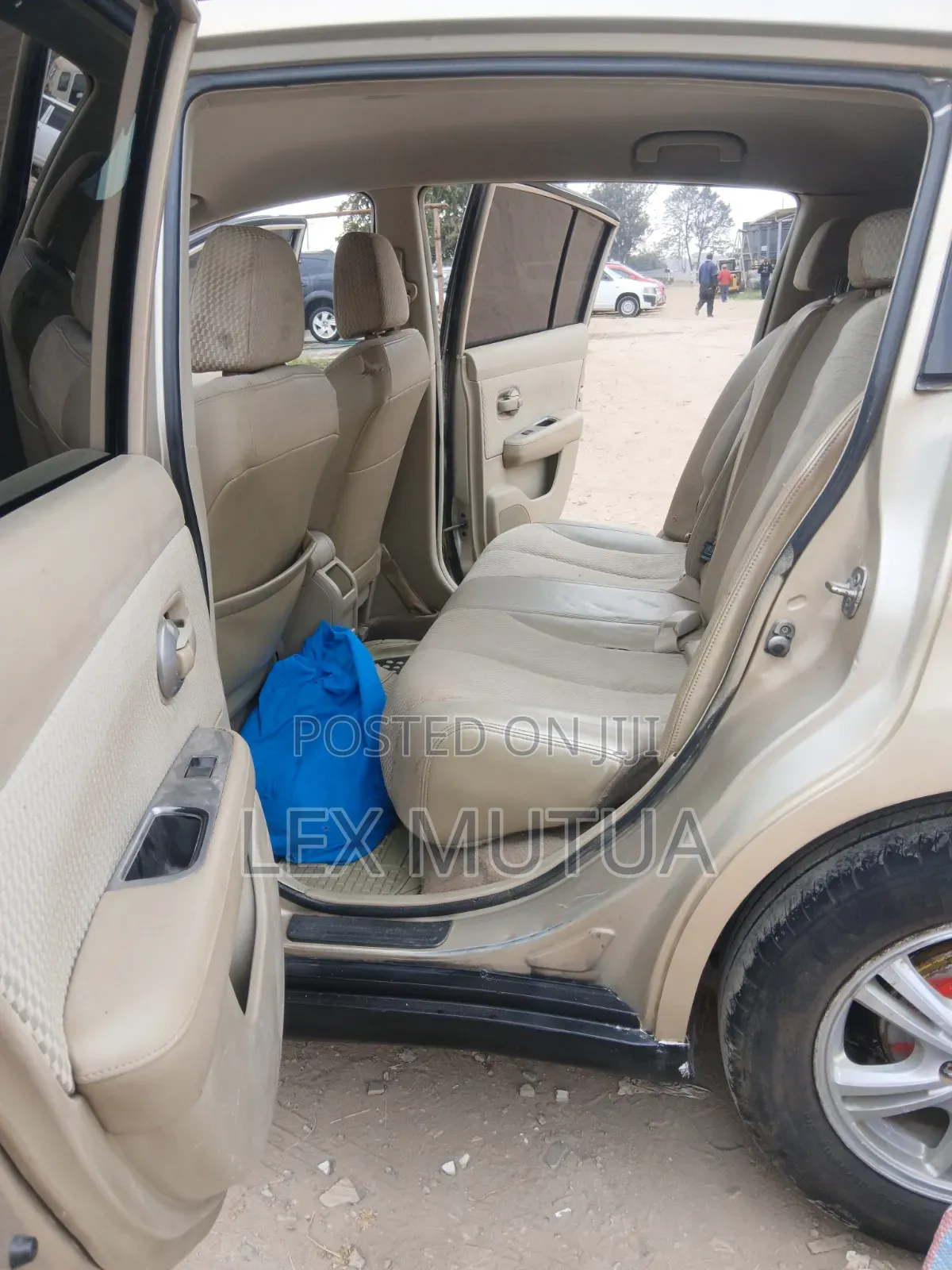 Nissan Tiida 2010 Beige