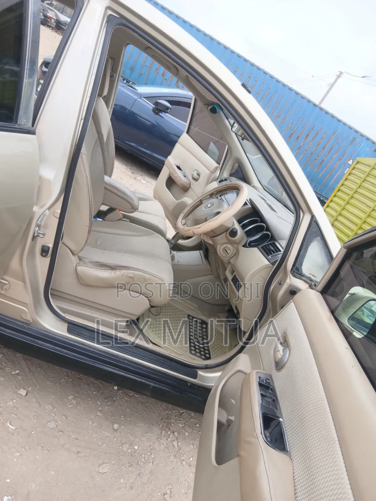 Nissan Tiida 2010 Beige
