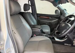 Toyota Land Cruiser 2006 Silver