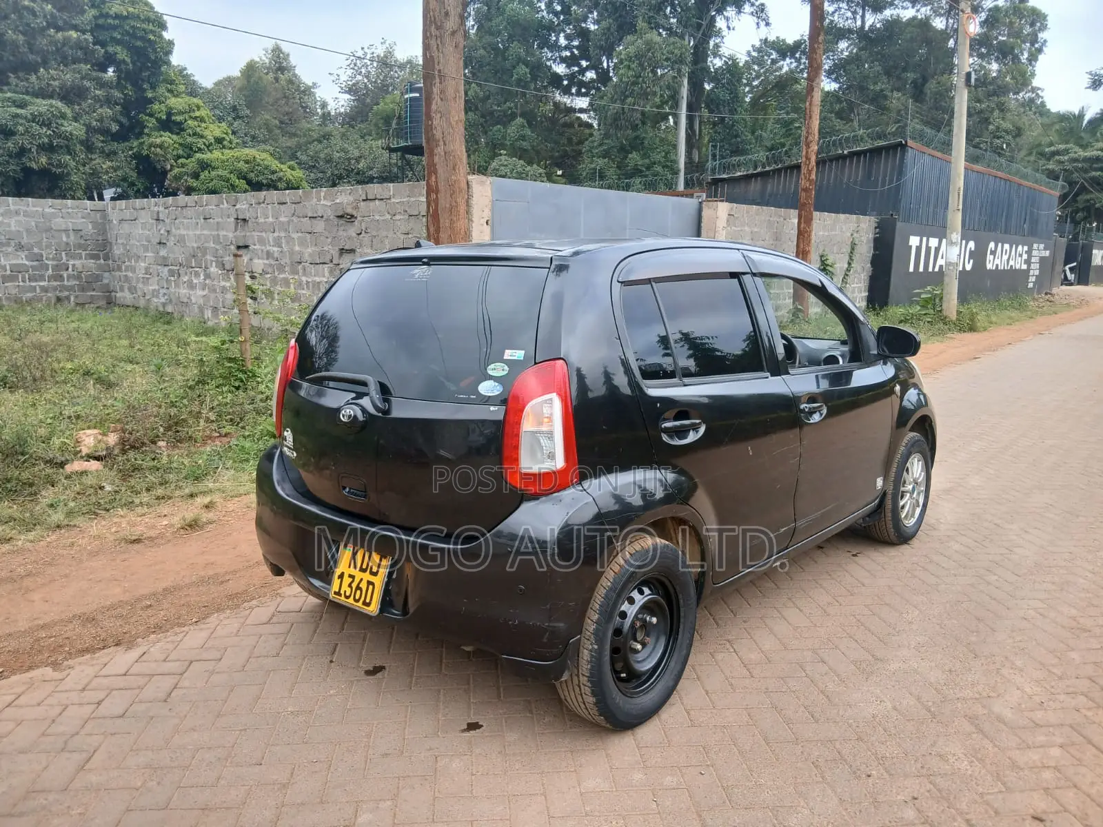 Toyota Passo 2015 Black