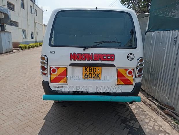 Toyota HiAce 2000 White - thumbnail 7