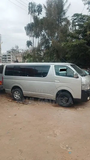 Toyota HiAce 2006 Silver