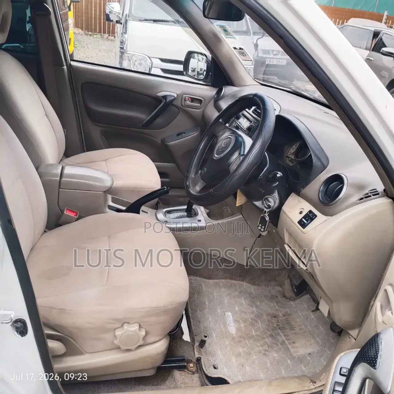Toyota RAV4 Base AWD 2001 White